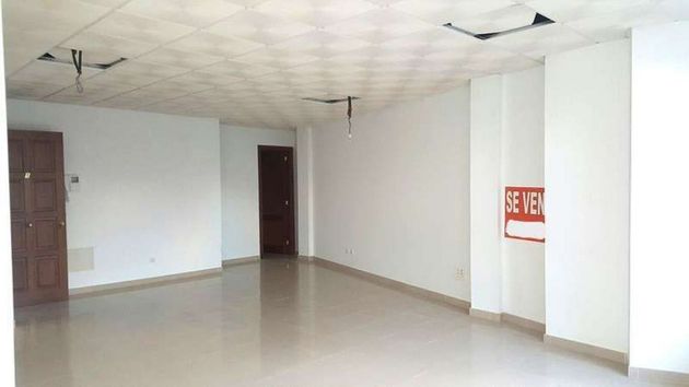 Foto 1 de Oficina en venda a Centro - La Vega Alta amb aire acondicionat