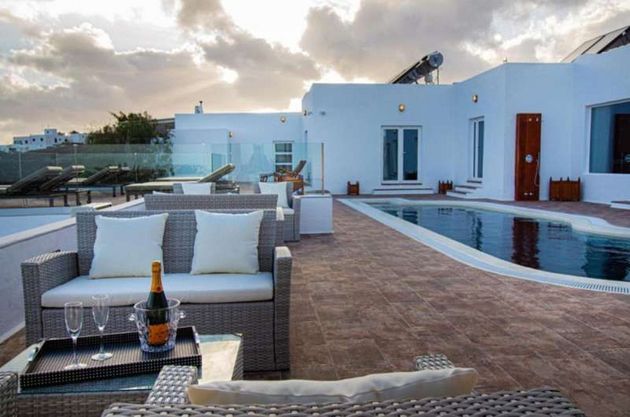 Foto 1 de Casa en venta en Macher de 9 habitaciones con terraza y piscina