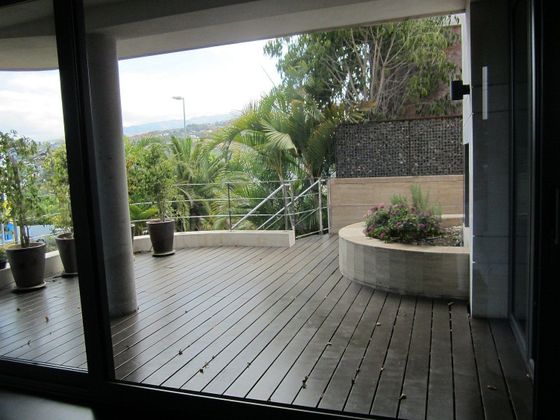 Foto 2 de Chalet en alquiler en calle El Monte Tafira de 4 habitaciones con terraza y garaje