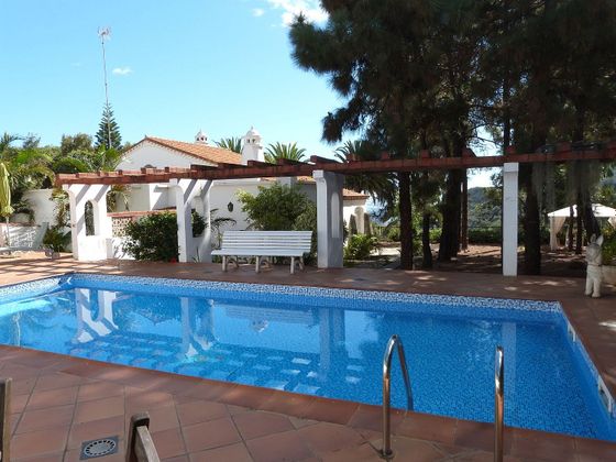 Foto 2 de Venta de chalet en carretera Del Monte de 4 habitaciones con terraza y piscina