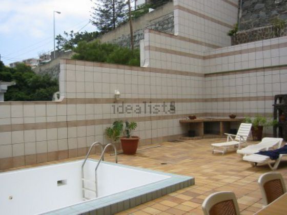 Foto 2 de Venta de chalet en paseo De Chil de 3 habitaciones con terraza y piscina