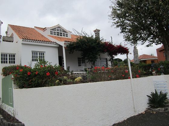 Foto 1 de Chalet en venta en carretera A Bandama de 4 habitaciones con terraza y jardín