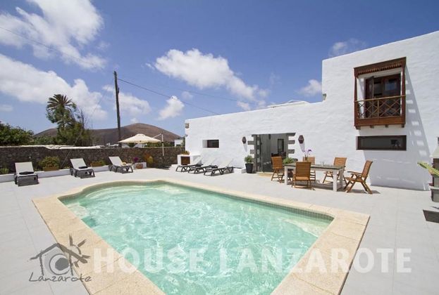 Foto 2 de Venta de chalet en Tiagua de 6 habitaciones con terraza y piscina