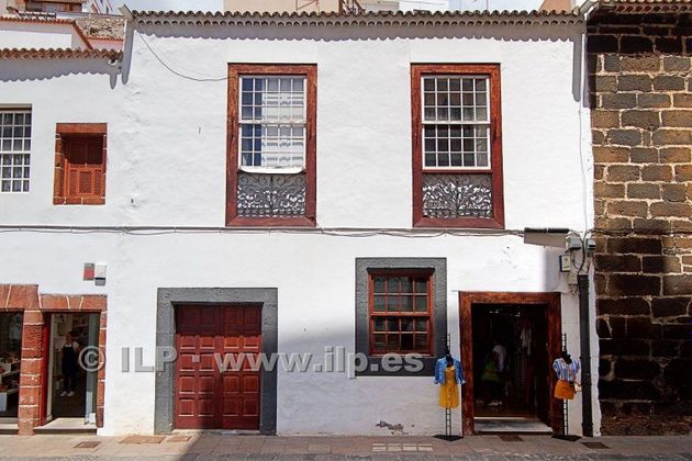 Foto 1 de Casa adosada en venta en Santa Cruz de la Palma de 8 habitaciones y 450 m²