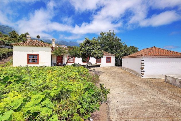 Foto 1 de Xalet en venda a Breña Alta de 4 habitacions amb terrassa i jardí