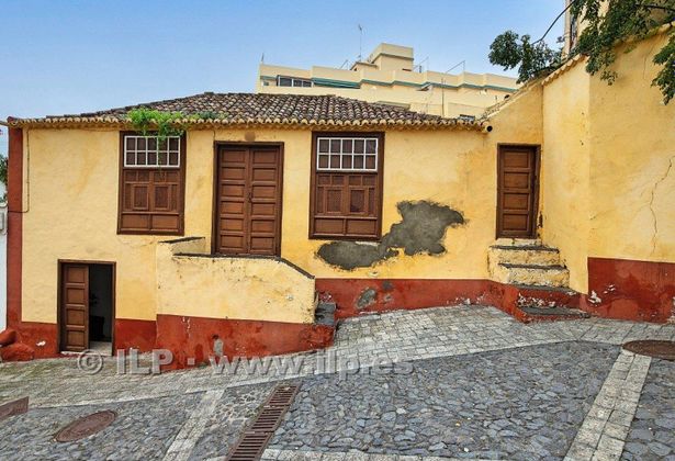 Foto 1 de Xalet en venda a Santa Cruz de la Palma de 3 habitacions amb terrassa i jardí
