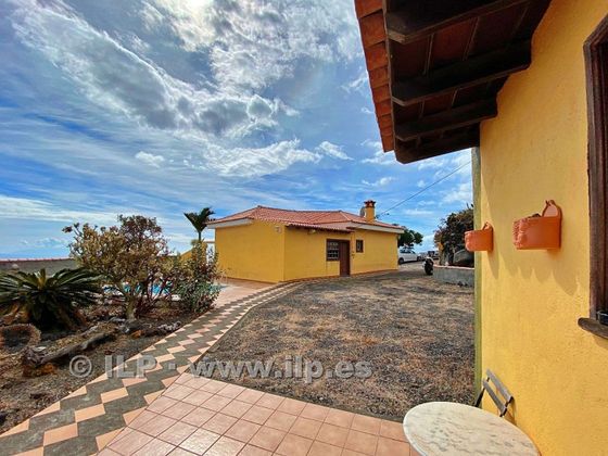 Foto 1 de Chalet en venta en Villa de Mazo de 4 habitaciones con terraza y piscina