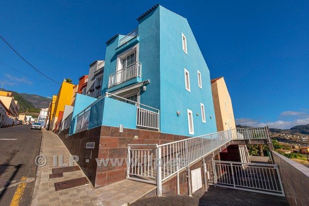 Foto 1 de Casa adosada en venta en Santa Cruz de la Palma de 4 habitaciones con terraza y balcón