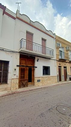 Foto 1 de Casa en venta en Benifairó de les Valls de 4 habitaciones con terraza y jardín