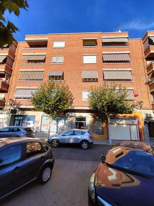 Foto 1 de Venta de piso en avenida Madrid de 3 habitaciones con terraza y balcón