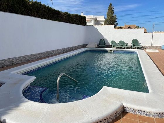 Foto 1 de Chalet en venta en calle Poniente Bal de 4 habitaciones con terraza y piscina