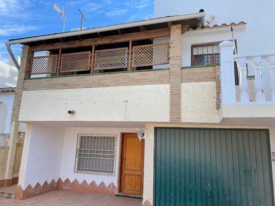 Foto 2 de Chalet en venta en calle Poniente Bal de 4 habitaciones con terraza y piscina