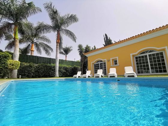 Foto 1 de Venta de chalet en Costa Adeje de 8 habitaciones con terraza y piscina