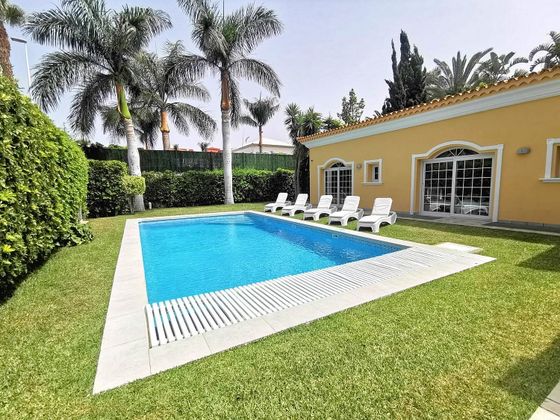Foto 2 de Venta de chalet en Costa Adeje de 8 habitaciones con terraza y piscina