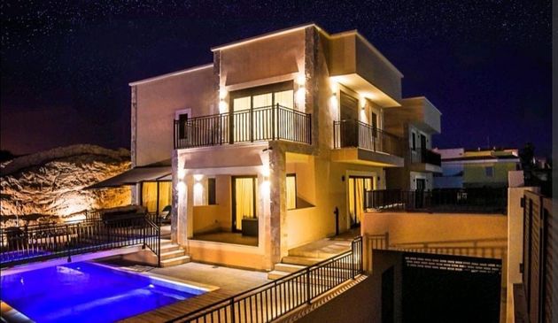 Foto 2 de Xalet en venda a Los Abrigos de 5 habitacions amb terrassa i piscina