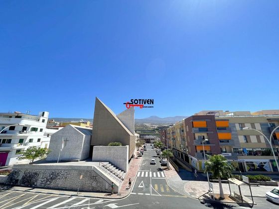 Foto 2 de Pis en lloguer a Alcalá de 3 habitacions amb balcó