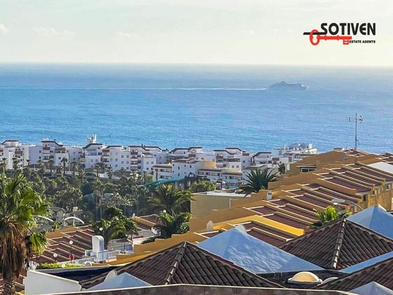 Foto 2 de Dúplex en lloguer a Costa Adeje de 2 habitacions amb terrassa i piscina