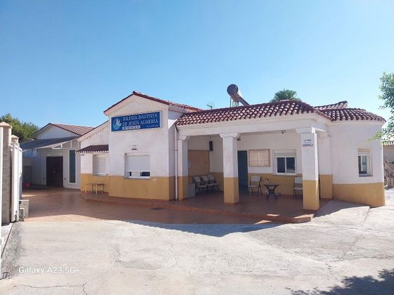 Foto 1 de Chalet en venta en Huércal de Almería de 5 habitaciones con terraza y jardín