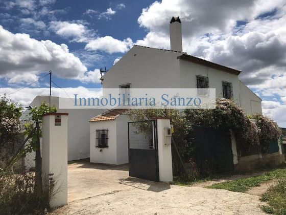 Foto 2 de Casa rural en venda a Villanueva de la Concepción de 5 habitacions amb garatge i jardí