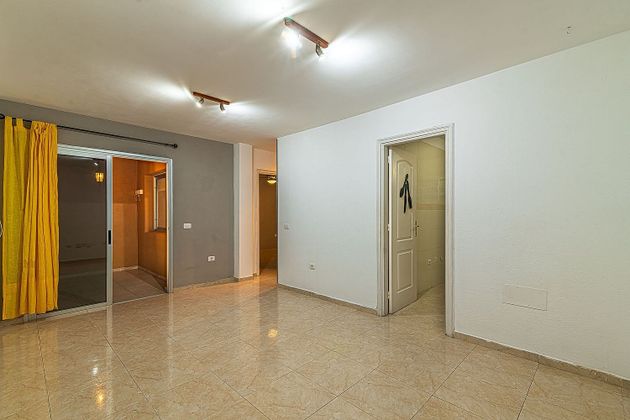 Foto 2 de Venta de piso en rambla De Los Menceyes de 1 habitación con terraza y piscina