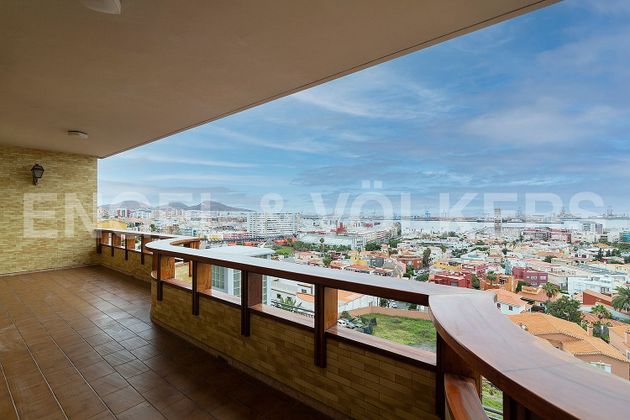 Foto 2 de Chalet en venta en Ciudad Jardín de 6 habitaciones con terraza y garaje