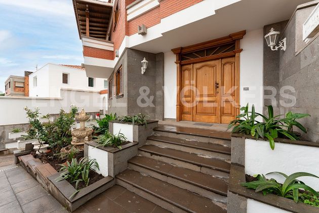 Foto 1 de Casa en venda a Escaleritas de 4 habitacions amb terrassa i garatge
