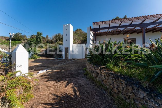 Foto 1 de Casa rural en venta en Santa María de Guía de 14 habitaciones con terraza y jardín