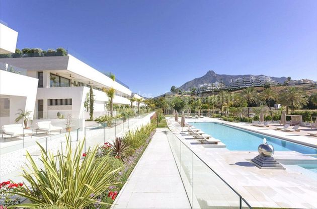 Foto 2 de Piso en alquiler en calle Epic Marbella Crta de Istán Km de 3 habitaciones con terraza y piscina