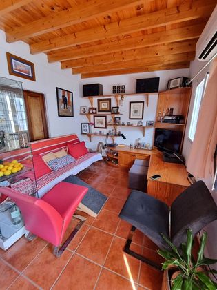 Foto 1 de Casa en venta en Centro - La Vega Alta de 3 habitaciones con terraza y aire acondicionado