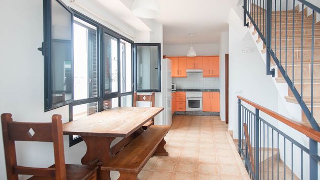 Foto 1 de Casa adossada en venda a Orzola de 2 habitacions amb terrassa i balcó