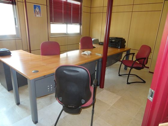 Foto 1 de Oficina en lloguer a La Salle - Cuatro Torres amb aire acondicionat