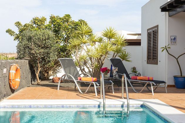 Foto 2 de Chalet en venta en calle Aloe de 3 habitaciones con terraza y piscina