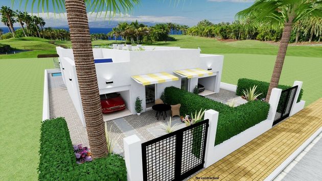 Foto 1 de Casa en venta en Centro - Alcazares, Los de 2 habitaciones con terraza y piscina