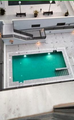 Foto 2 de Pis en lloguer a Bajadilla - Fuente Nueva de 1 habitació amb piscina i ascensor