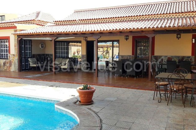 Foto 1 de Venta de chalet en Costa Blanca - Las Galletas de 9 habitaciones con terraza y piscina