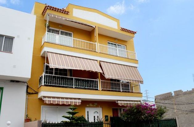 Foto 1 de Venta de piso en calle Flor del Sur de 2 habitaciones con terraza y ascensor
