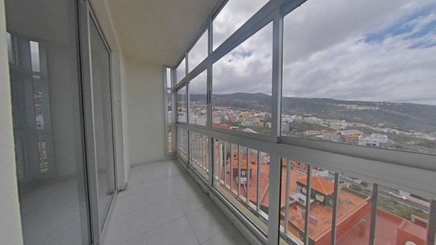 Foto 1 de Piso en venta en paseo La Centinela de 3 habitaciones con terraza y ascensor
