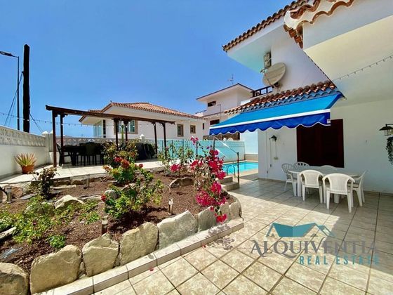 Foto 1 de Casa en venda a calle Francisco Navarro de 4 habitacions amb terrassa i piscina