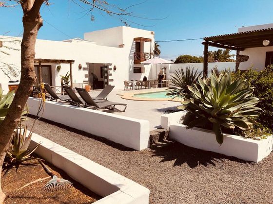 Foto 1 de Casa rural en venda a Tiagua de 6 habitacions amb terrassa i piscina