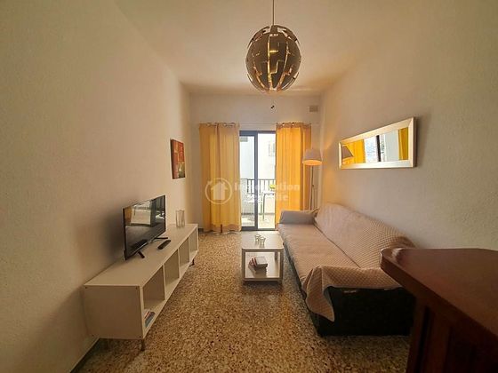 Foto 2 de Alquiler de piso en Los Cristianos - Playa de las Américas de 2 habitaciones con terraza y muebles