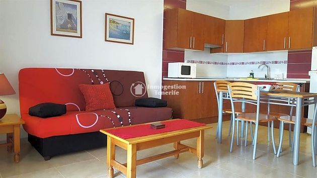 Foto 1 de Alquiler de piso en Costa Blanca - Las Galletas de 1 habitación con terraza y piscina