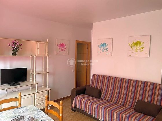 Foto 2 de Pis en lloguer a Costa Blanca - Las Galletas de 1 habitació amb mobles i balcó