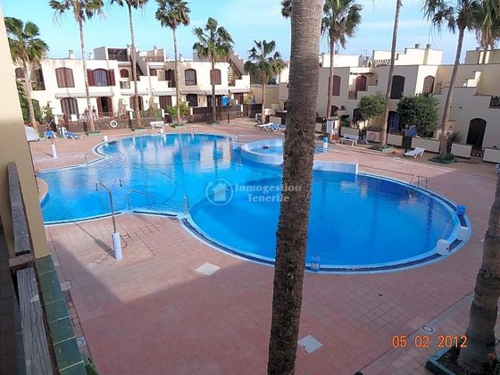 Foto 2 de Alquiler de piso en Costa Blanca - Las Galletas de 2 habitaciones con terraza y piscina