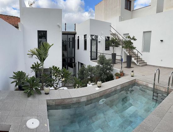 Foto 2 de Xalet en venda a avenida Los Remedios de 4 habitacions amb terrassa i piscina