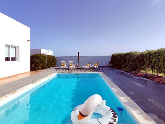 Foto 1 de Xalet en venda a Tuineje de 3 habitacions amb terrassa i piscina