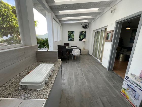 Foto 1 de Casa adosada en venta en Caleta de Fuste de 2 habitaciones con terraza y piscina