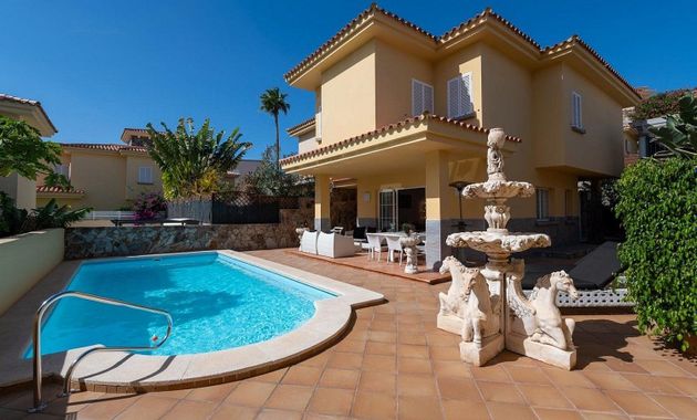 Foto 1 de Chalet en venta en calle Las Margaritas de 3 habitaciones con terraza y piscina