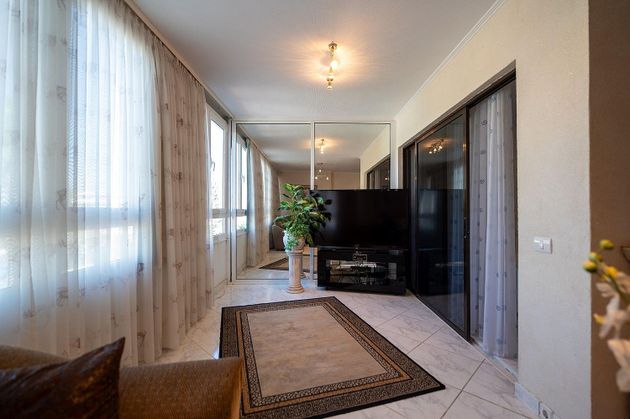 Foto 2 de Venta de piso en avenida De Tirajana de 2 habitaciones con piscina y ascensor