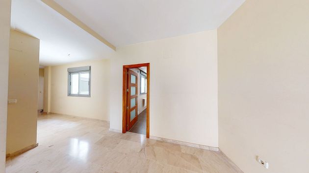 Foto 1 de Piso en venta en avenida Ejercito Español de 2 habitaciones con balcón y ascensor