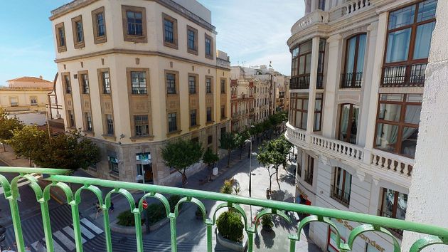 Foto 1 de Pis en venda a Ceuta de 5 habitacions amb balcó i aire acondicionat